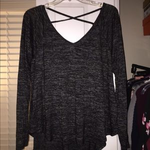 Black cross cross long sleeve shirt