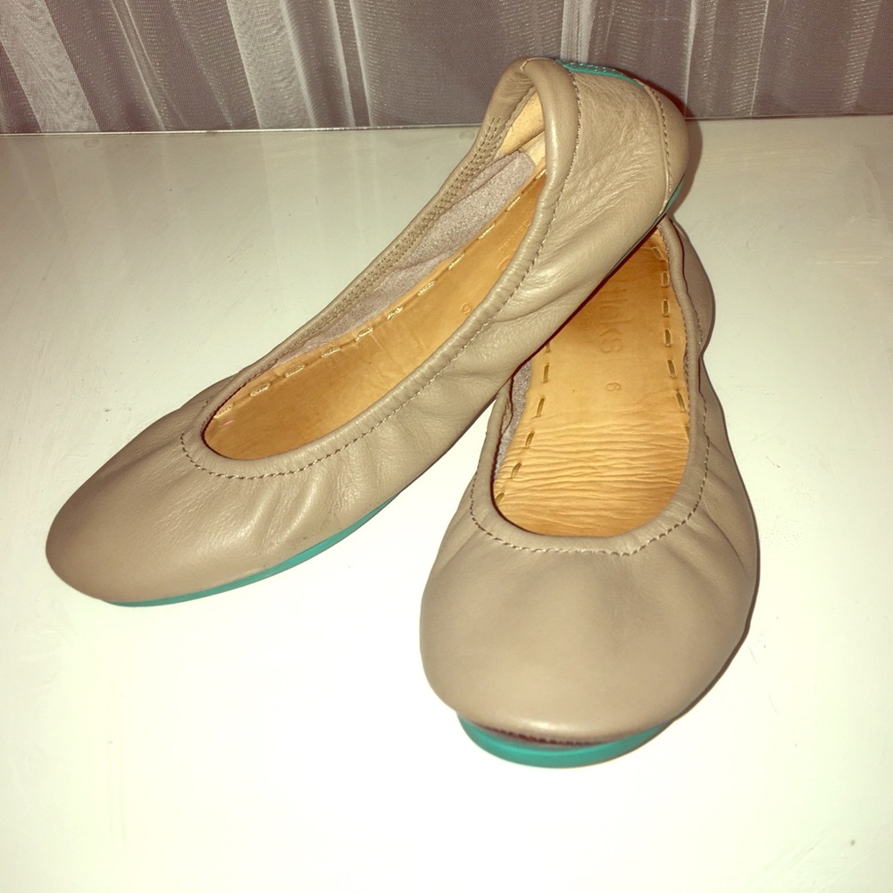 Tieks flats
