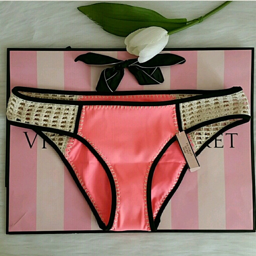 LAST Victoria's Secret Swim Bottom Size S - Picture 1 of 2