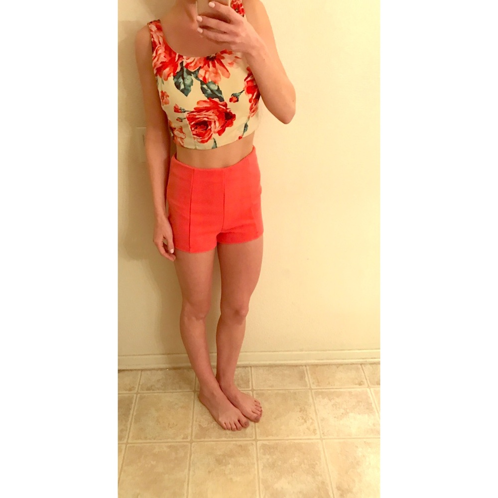 🌼Brand new coral high waisted shorts🌼