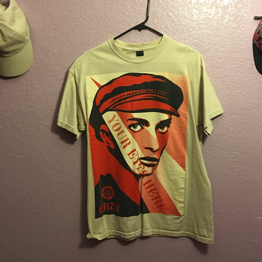 Obey tshirt