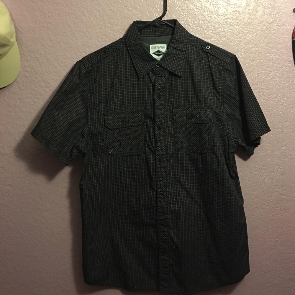 Short sleeve button up