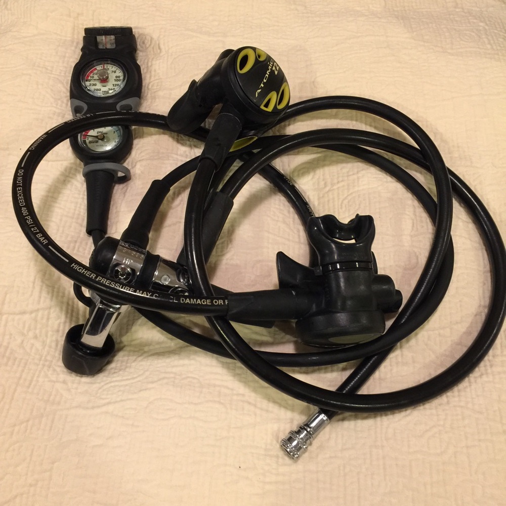 2) Atomic regulators/Octo, Mares Mission 3 Gauge