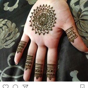 Meet your Posher, Alejandra