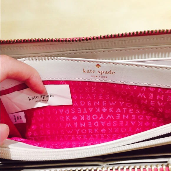 ❌Sold❌Kate Spade Wallet - Picture 4 of 4