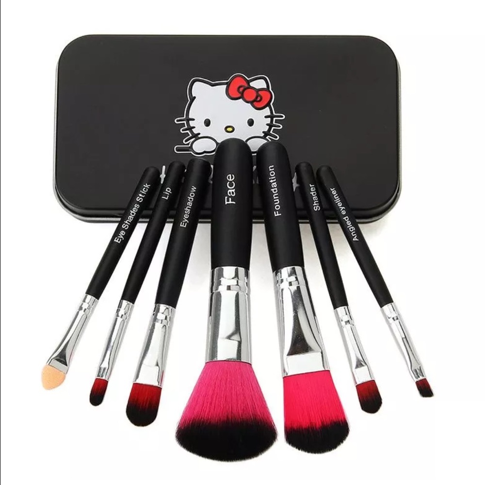 Hello Kitty 7PC Pro Makeup Brush Mini Kit 3 avail