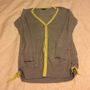 GAP gray and neon green cardigan
