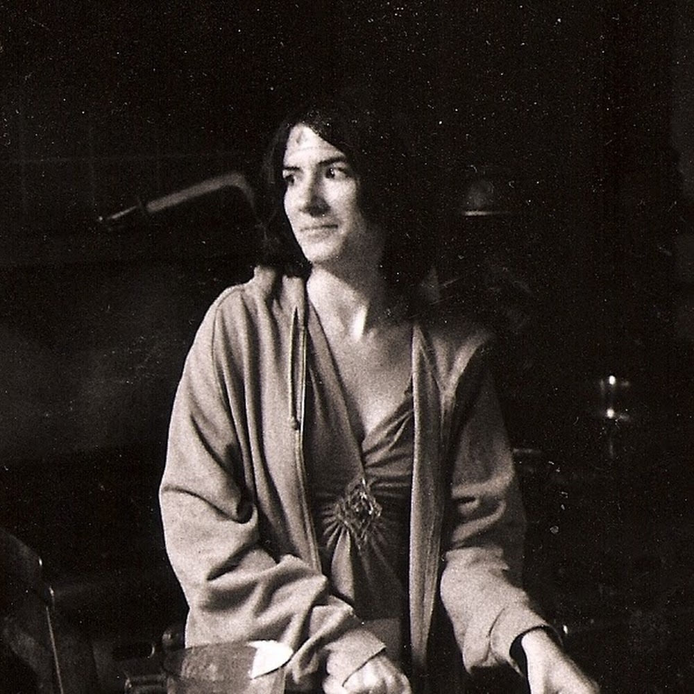 Meet your Posher, Naomi