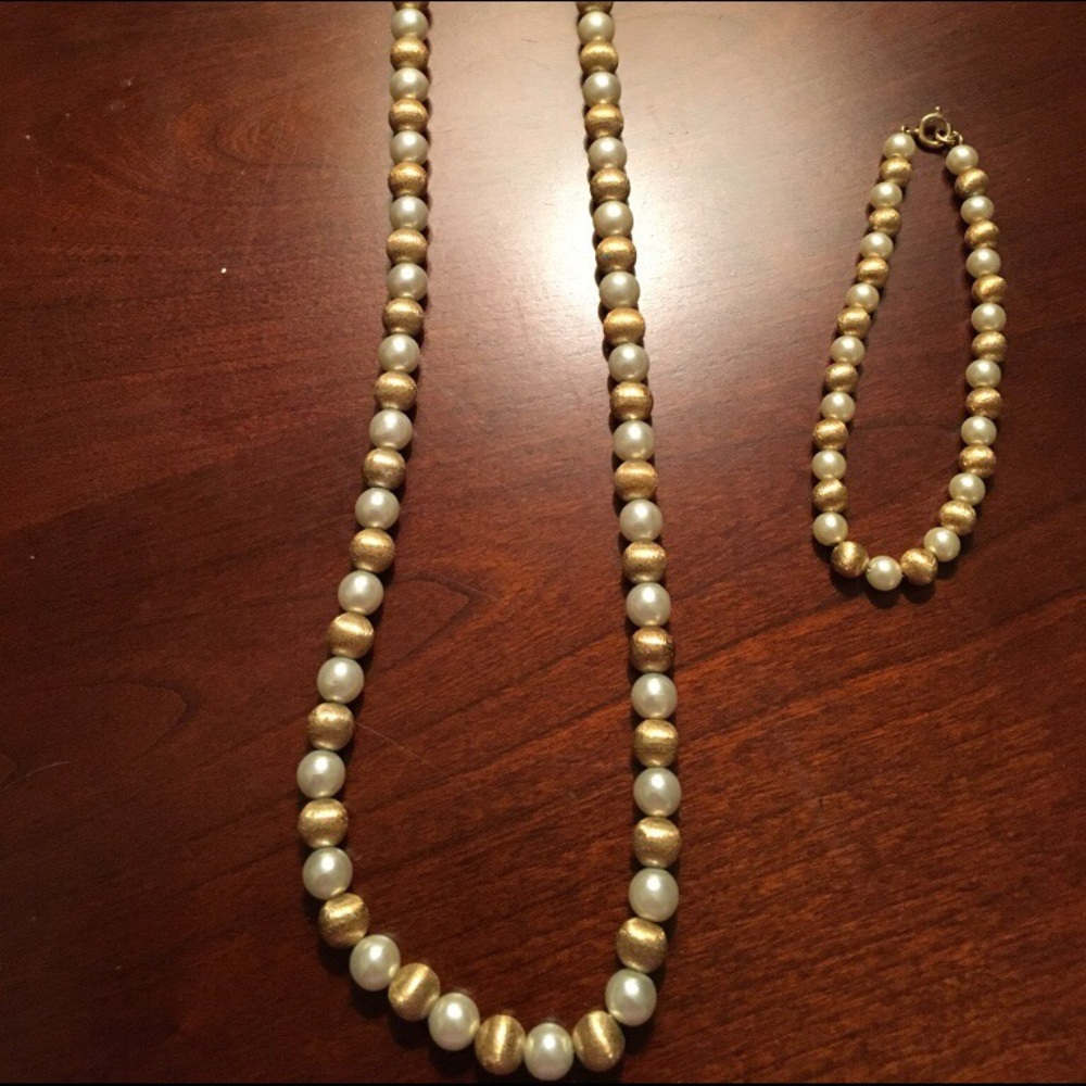 Gold and white beaded necklace and bracelet