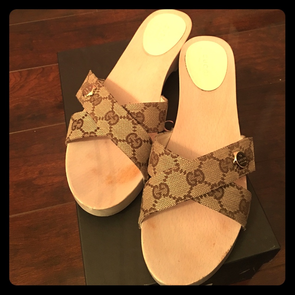 Gucci sandals size 9