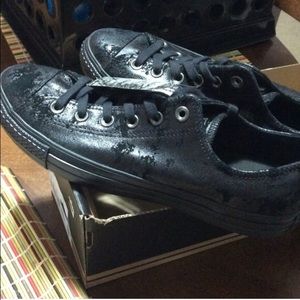 Black converse sneakers