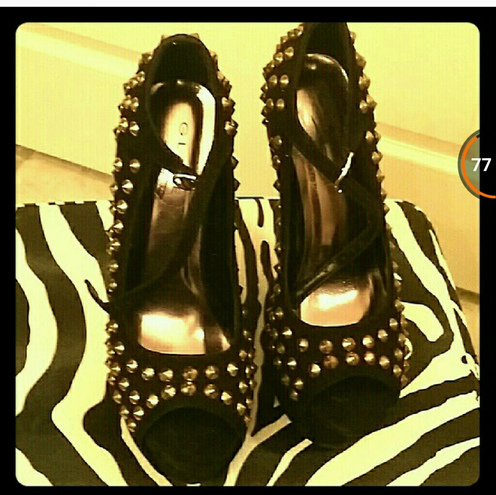 Blk studded shoed