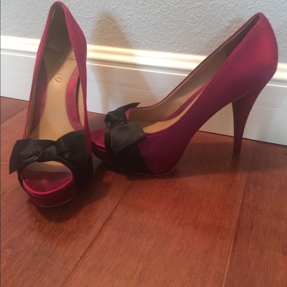 Boutique 9 satin peep toe heels size 8