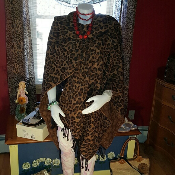 East 5th Jackets & Blazers - Womens shawl/wrap/cape