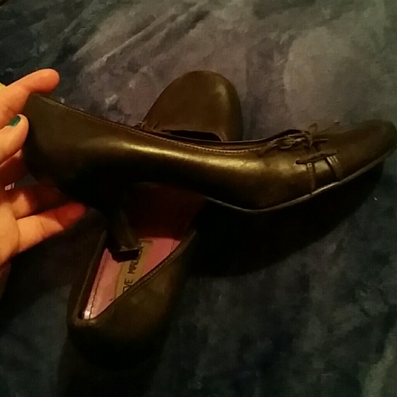 Heels - Picture 2 of 3