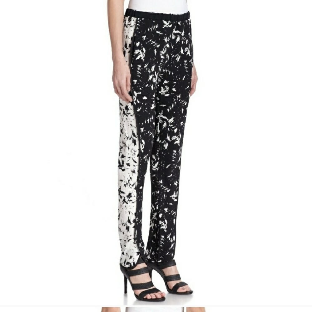 BCBG Print Tapered Leg Skinny Pants