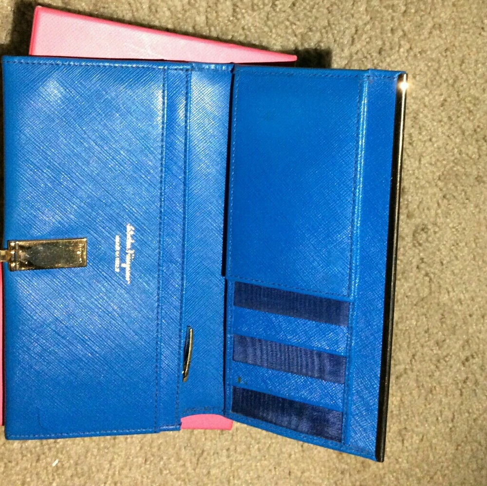 ferragamo  wallet