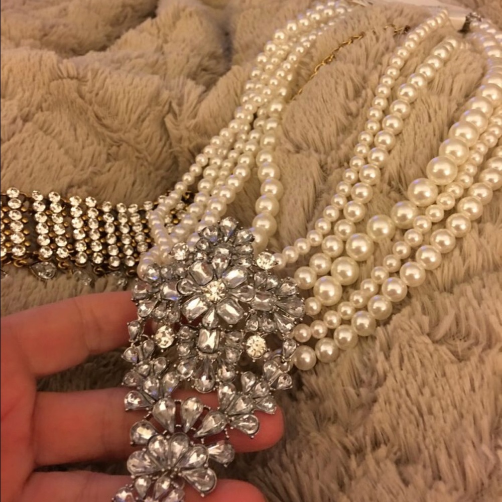 👀👀Must See Pearl Fab Statement Necklace