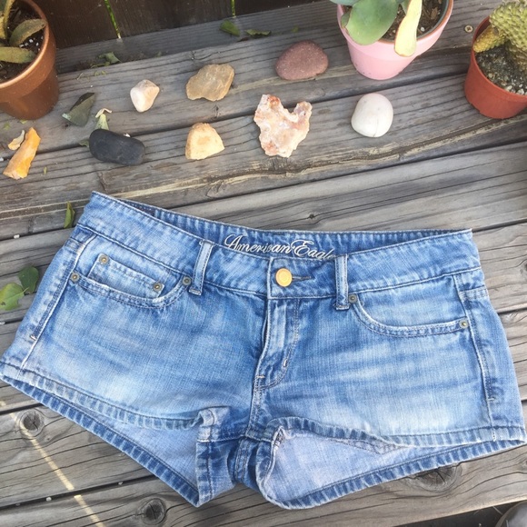 American Eagle Outfitters Pants - AMERICAN EAGLE DENIM SHORTS SZ 6