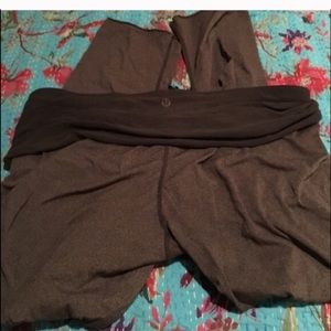 Gray lulu lemon crop leggings