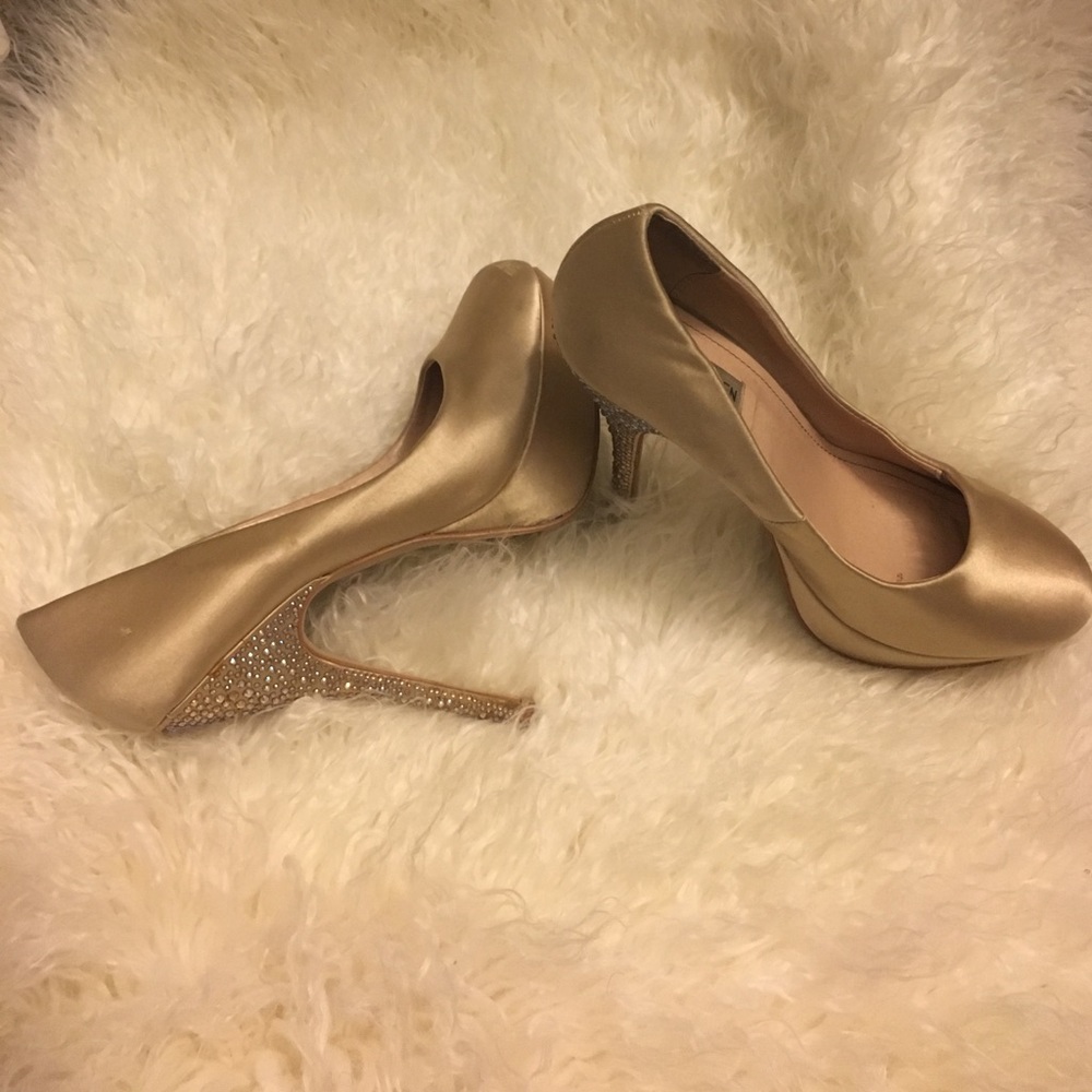Steve Madden champagne shoes