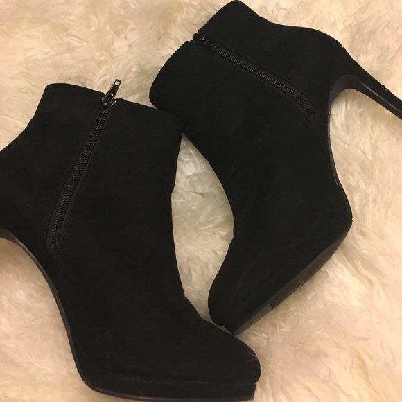 Black suede booties - Picture 6 of 8