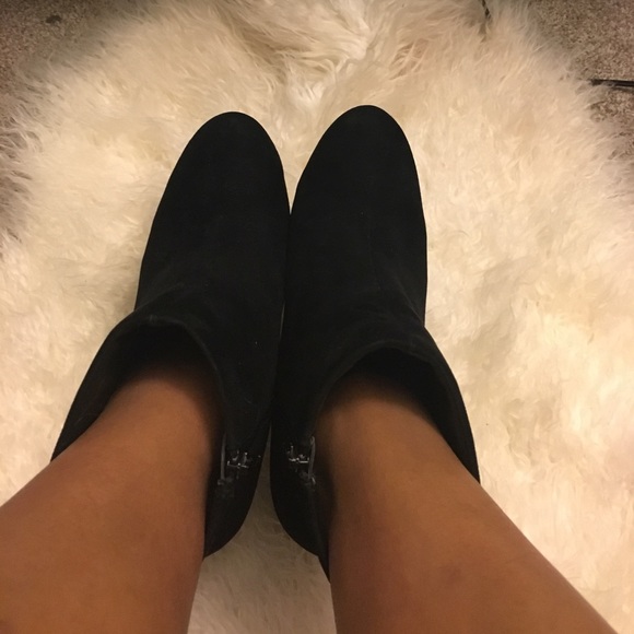 Black suede booties - Picture 7 of 8