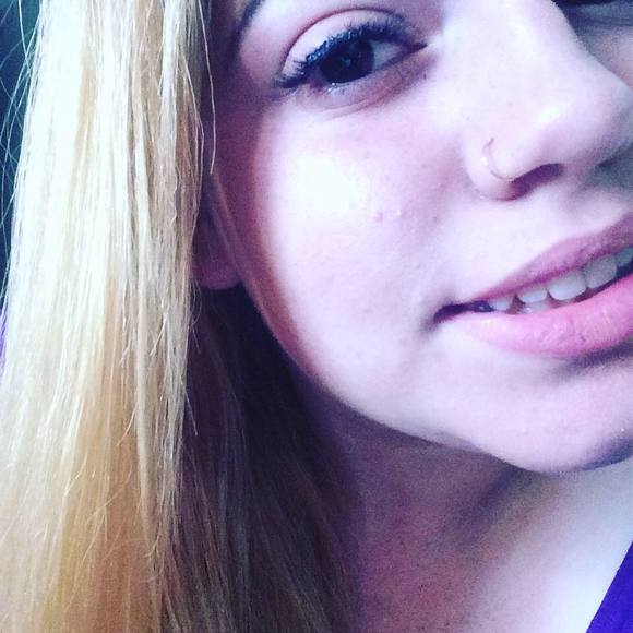 Meet your Posher, Angie - Picture 1 of 1