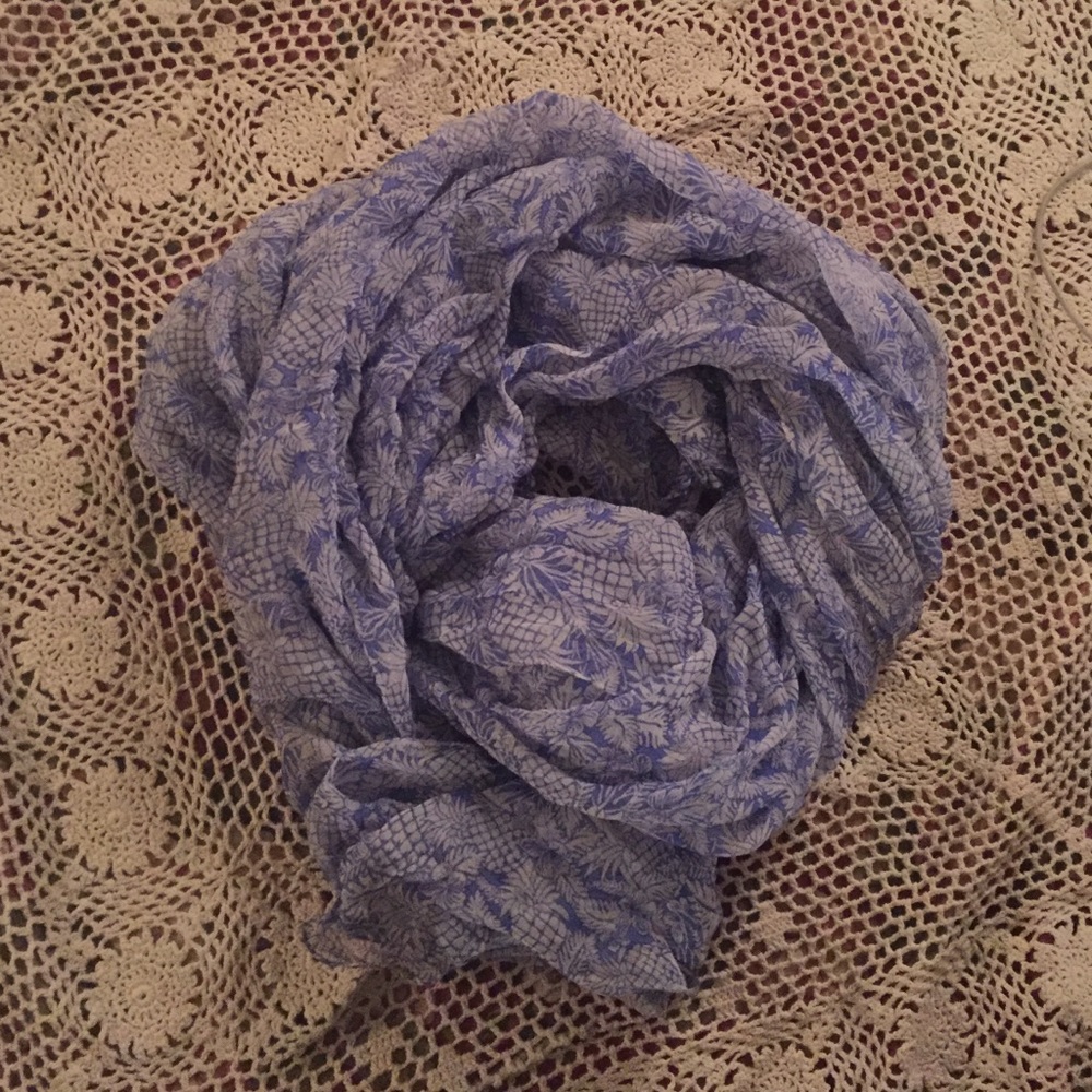 Vineyard Vines scarf