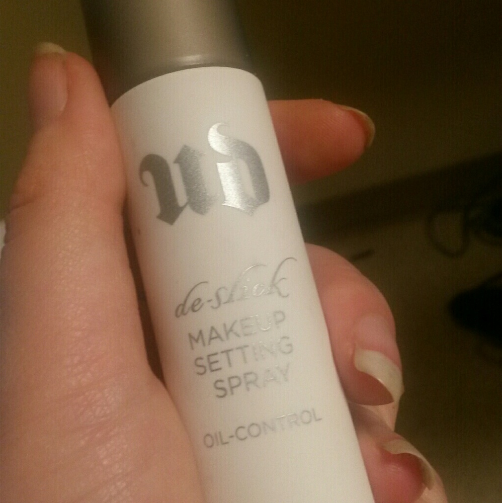 Deluxe Sample Size of UD Deslick Spray