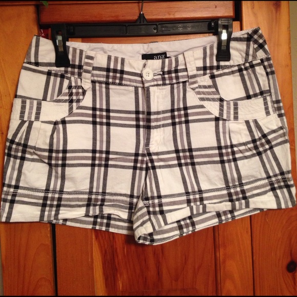 a.n.a Pants - ANA 🏖 BLACK/WHITE COTTON CHINO SHORTS Women's 6