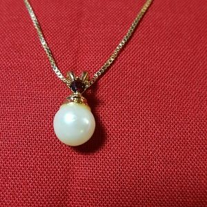 PEARL/RUBY Necklace with .925 gold chain