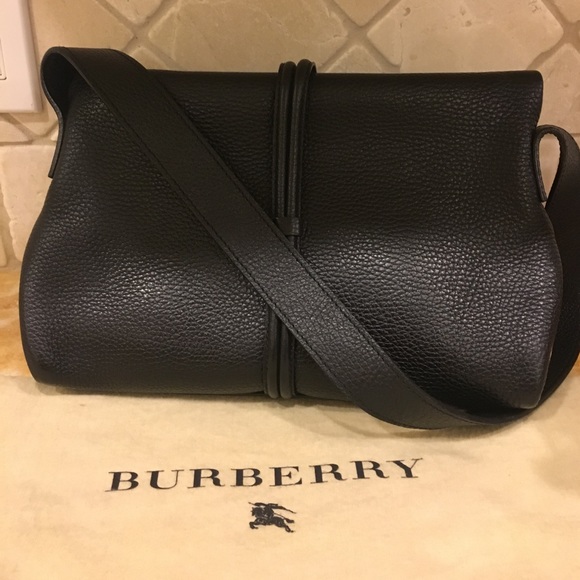 Burberry Purse! - Picture 3 of 8