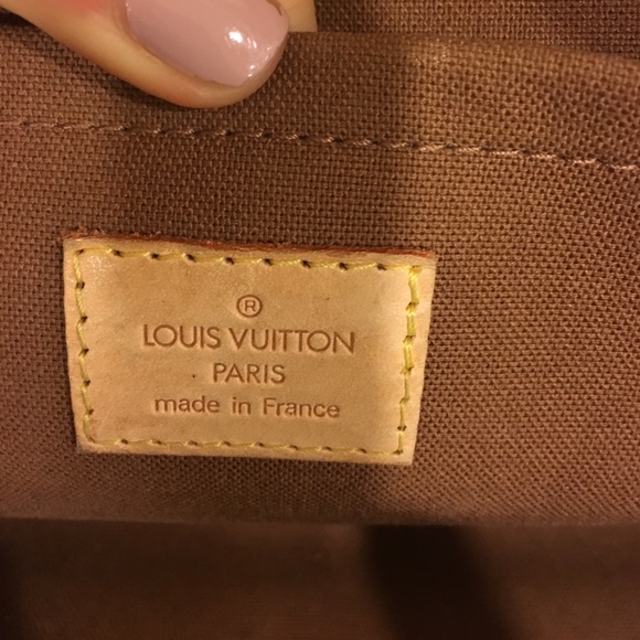 Louis Vuitton Purse - Picture 4 of 8