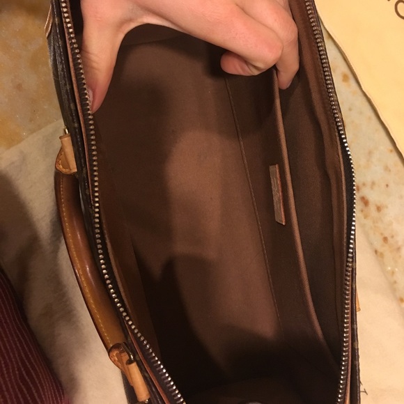 Louis Vuitton Purse - Picture 6 of 8