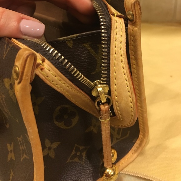 Louis Vuitton Purse - Picture 8 of 8