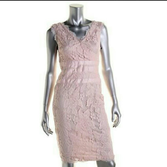 Adrianna Papell Dresses & Skirts - Adrianna Papell knee length dress 💖