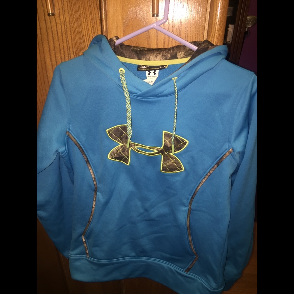 Under Armour sweatshirt