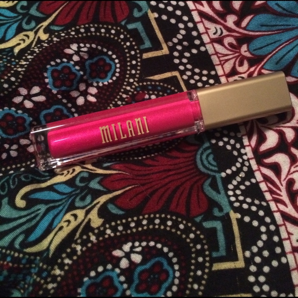 Milani Amore Metallic Lip Crème in Dramattic Diva