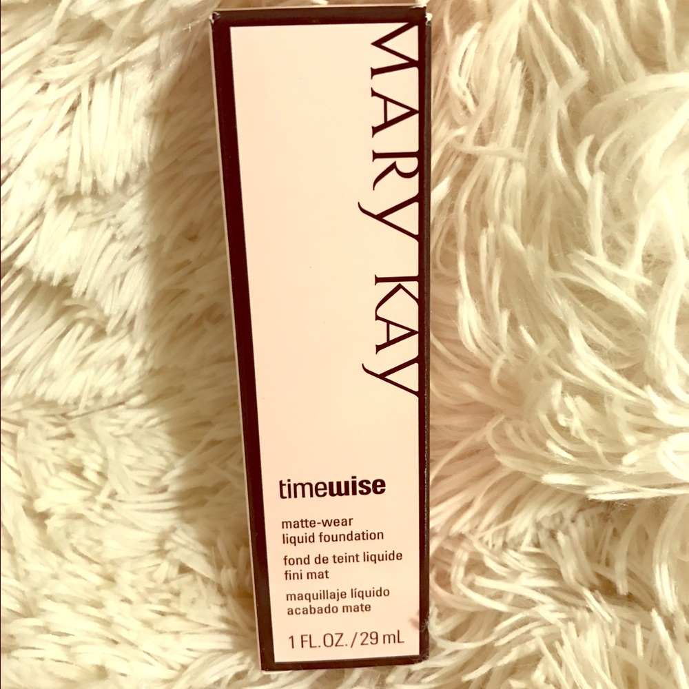 Timewise luminous wear liquid foundation Ivory 7.