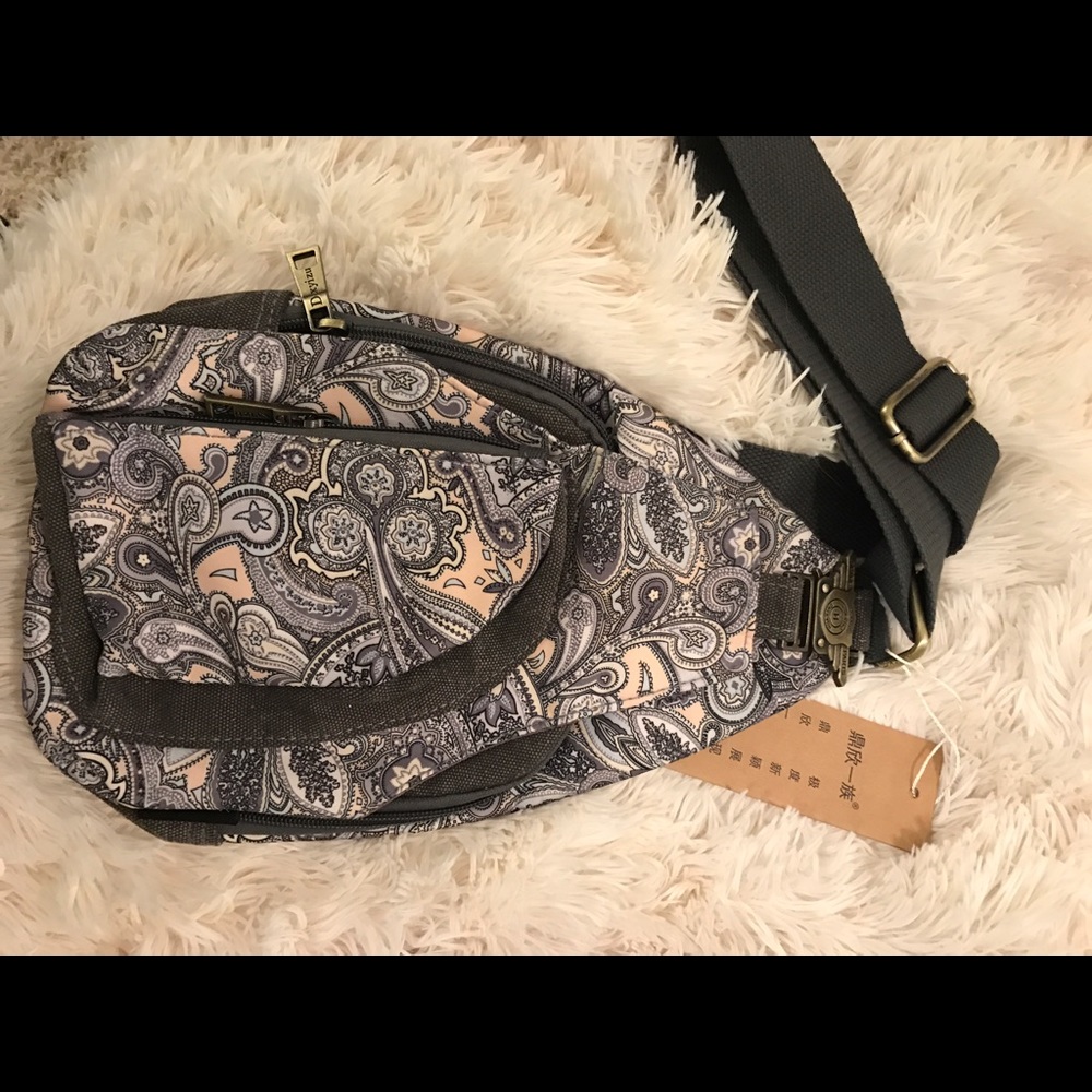 Adorable Small grey paisley bag