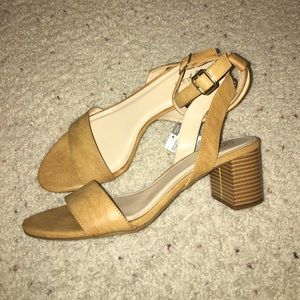 Brown/tan short heels