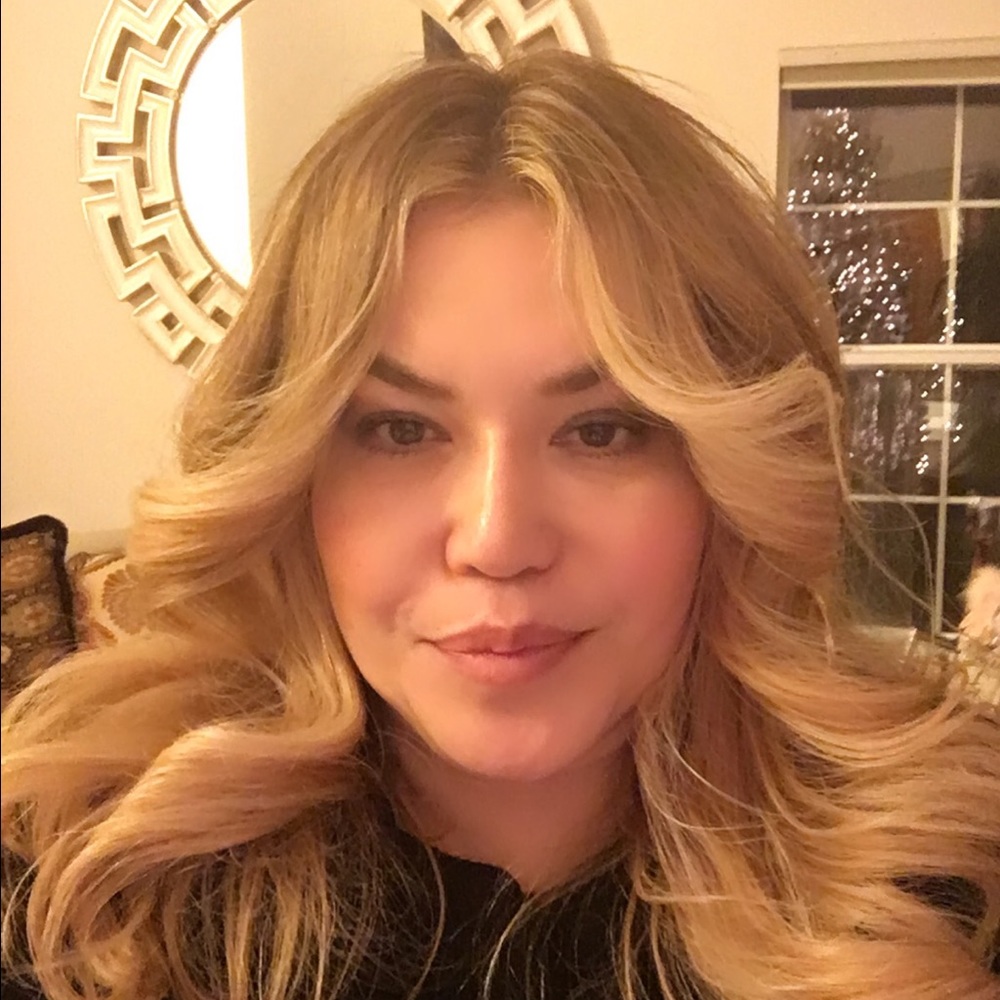 Meet your Posher, Elizabeth