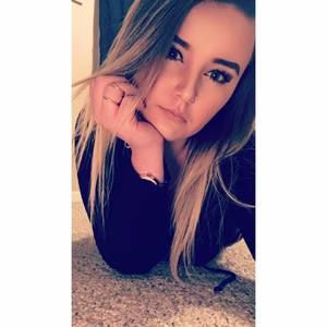 Meet your Posher, Alexis