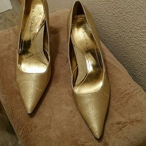 Rampage glittery gold pumps
