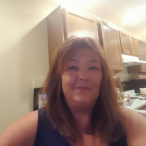 Meet your Posher, Bobbi - Picture 1 of 1