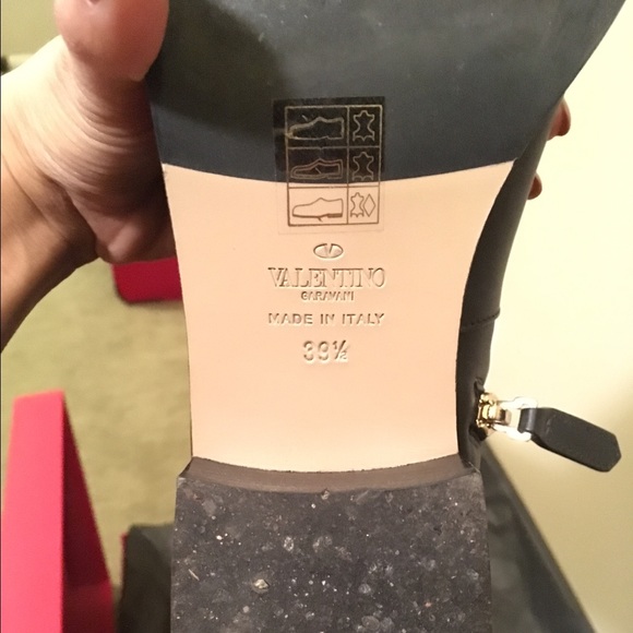 Valentino over the knee boots with bow details - Picture 2 of 3