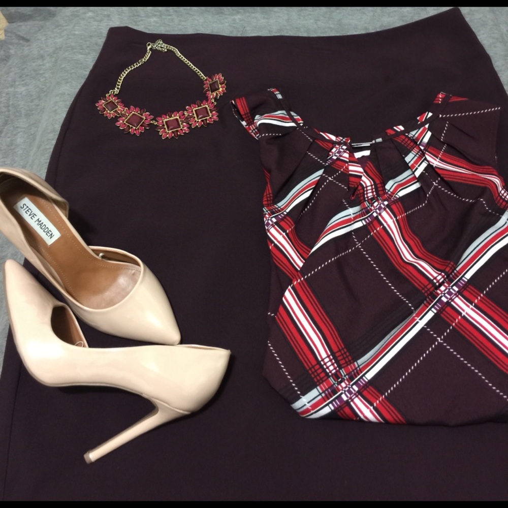 Alfani wine color fully lined skirt