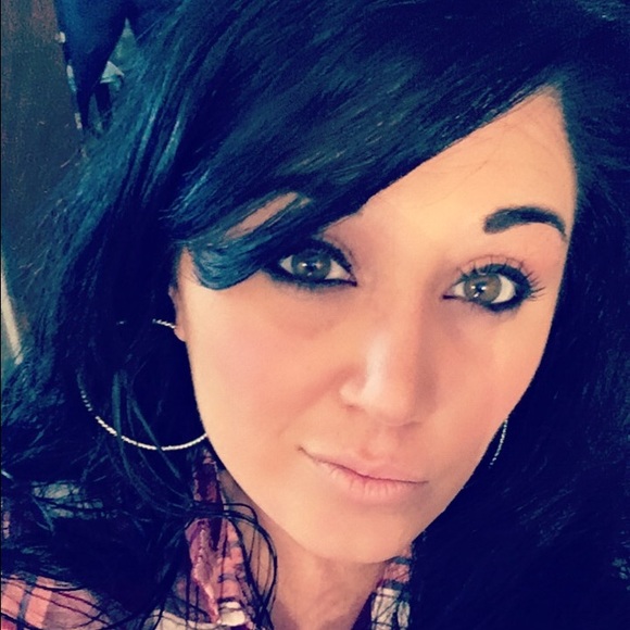 Meet your Posher, Heather - Picture 1 of 1