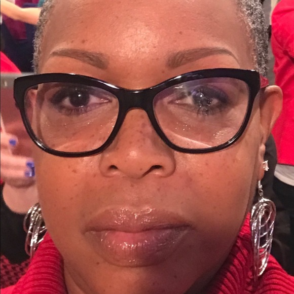 Meet your Posher, Karen - Picture 1 of 1